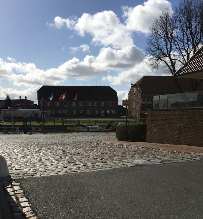 Gasthaus Hafenblick Tonning Bagian luar foto