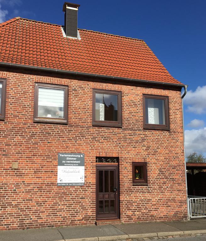 Gasthaus Hafenblick Tonning Bagian luar foto