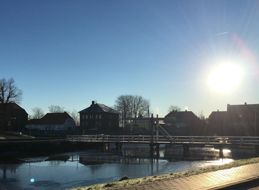 Gasthaus Hafenblick Tonning Bagian luar foto